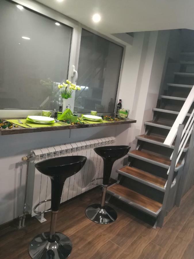 Classy And Cozy - Parking - 3 Beds - Near Center Novi Sad Buitenkant foto