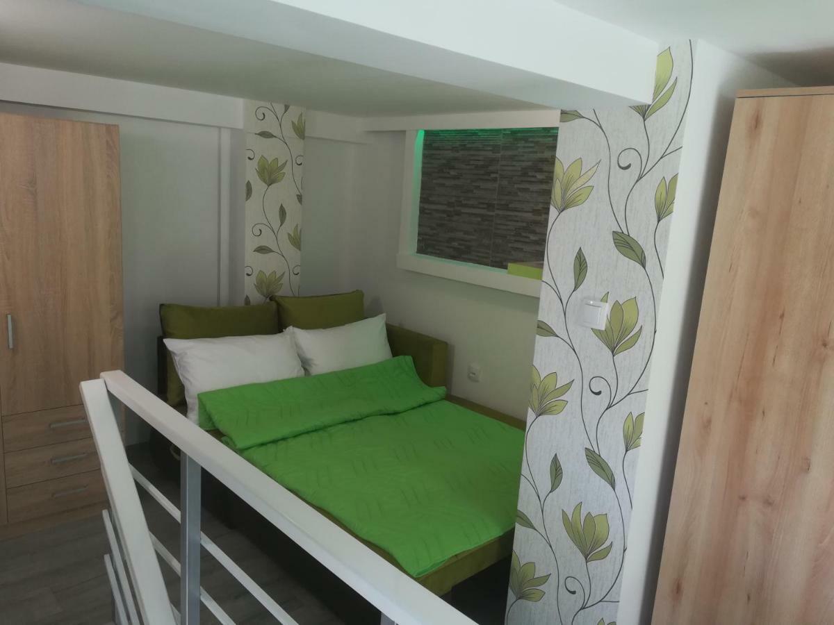 Classy And Cozy - Parking - 3 Beds - Near Center Novi Sad Buitenkant foto