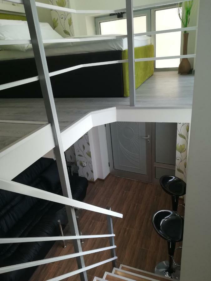 Classy And Cozy - Parking - 3 Beds - Near Center Novi Sad Buitenkant foto